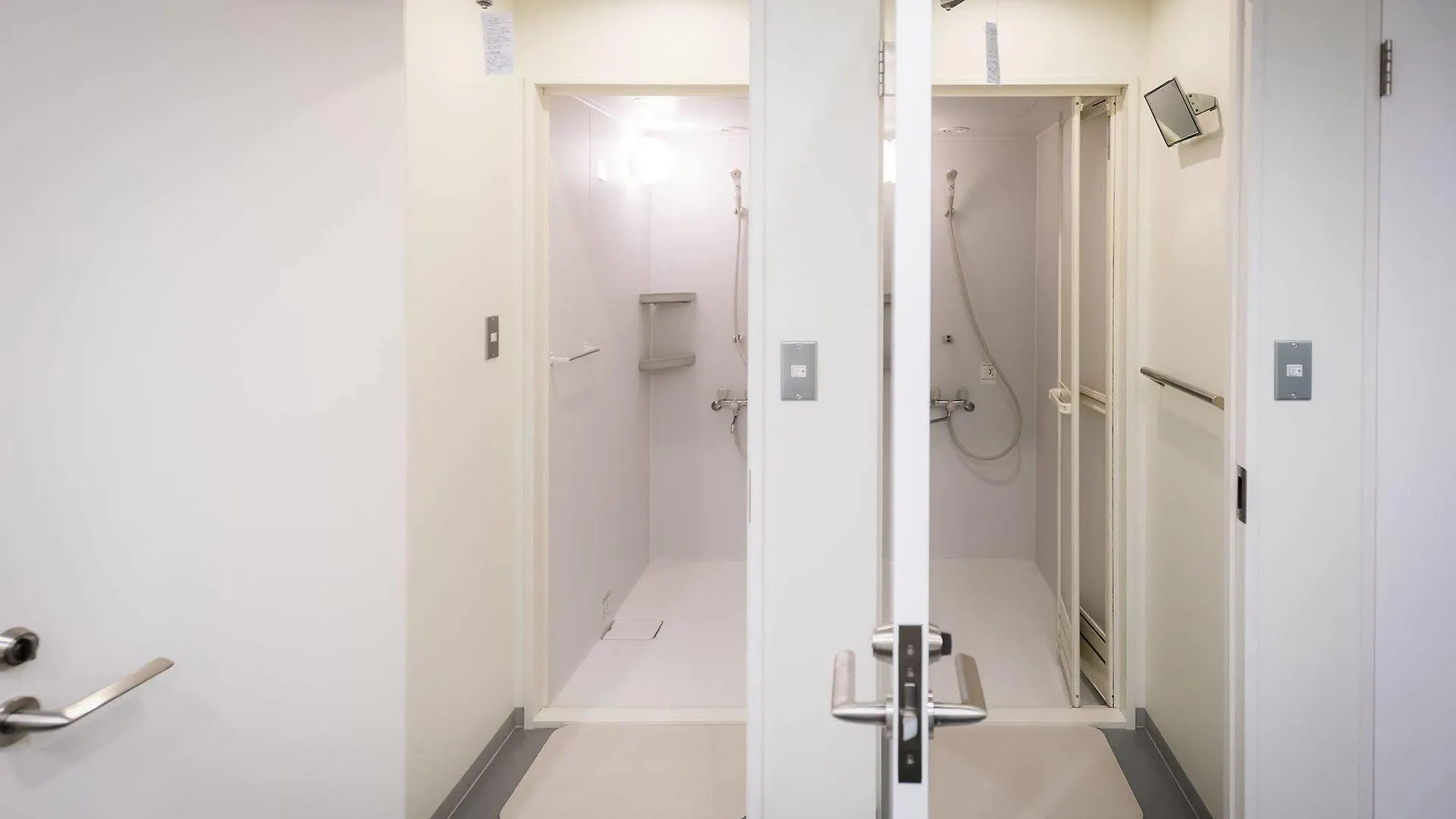Train Hostel Hokutosei Tokyo