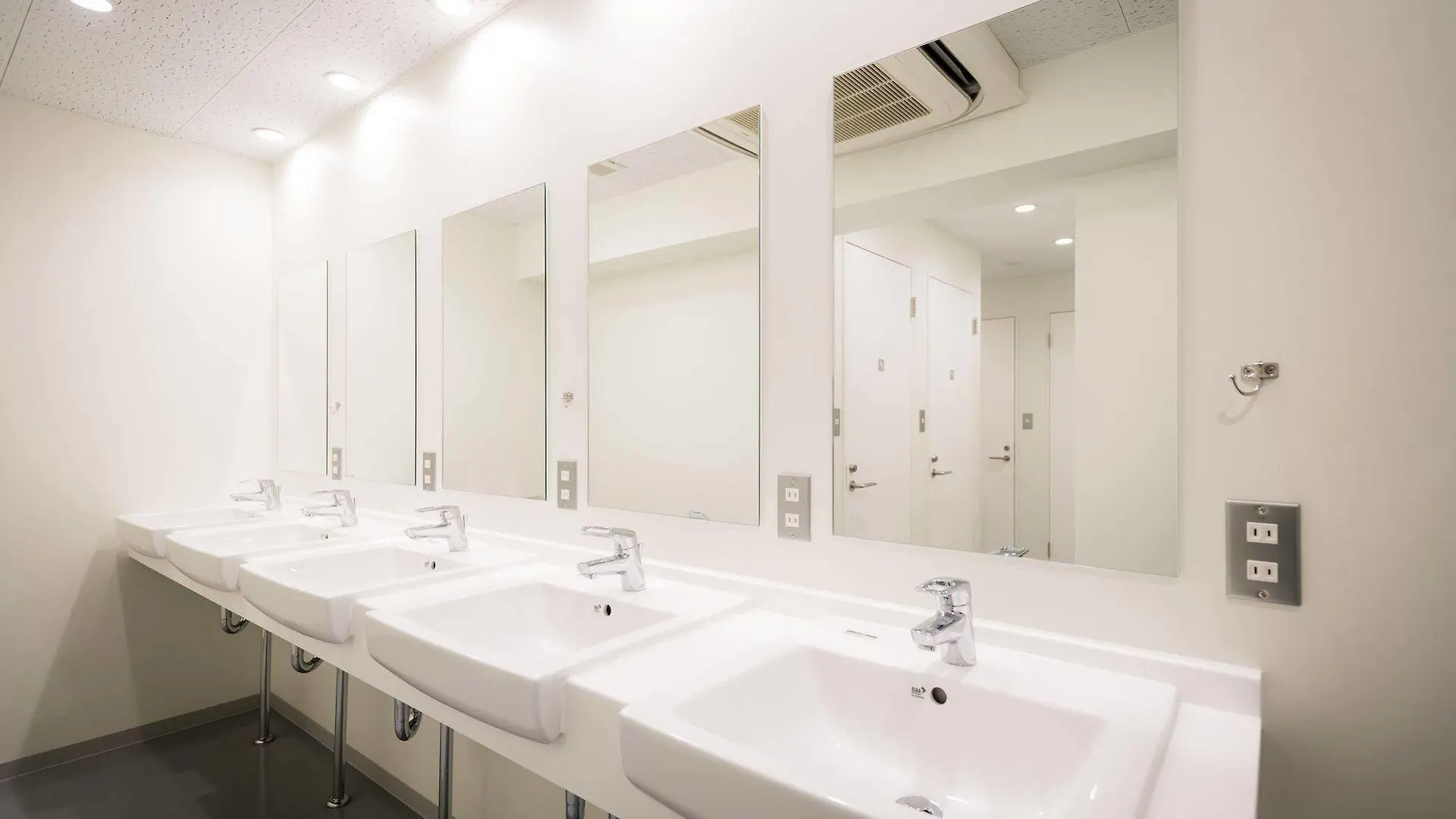 Train Hostel Hokutosei Tokyo